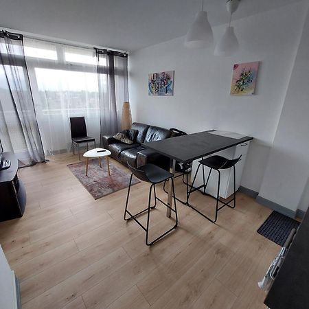 Ferienwohnung Le Voltaire - T2 Neuf Face Pyrenees Tarbes Exterior foto