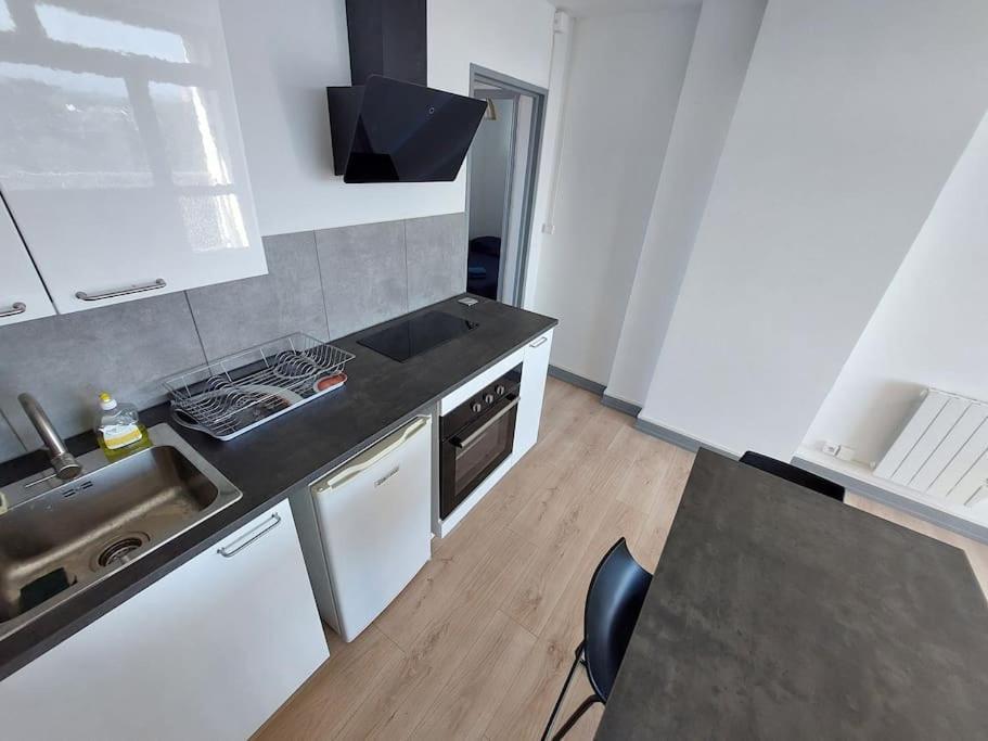 Ferienwohnung Le Voltaire - T2 Neuf Face Pyrenees Tarbes Exterior foto
