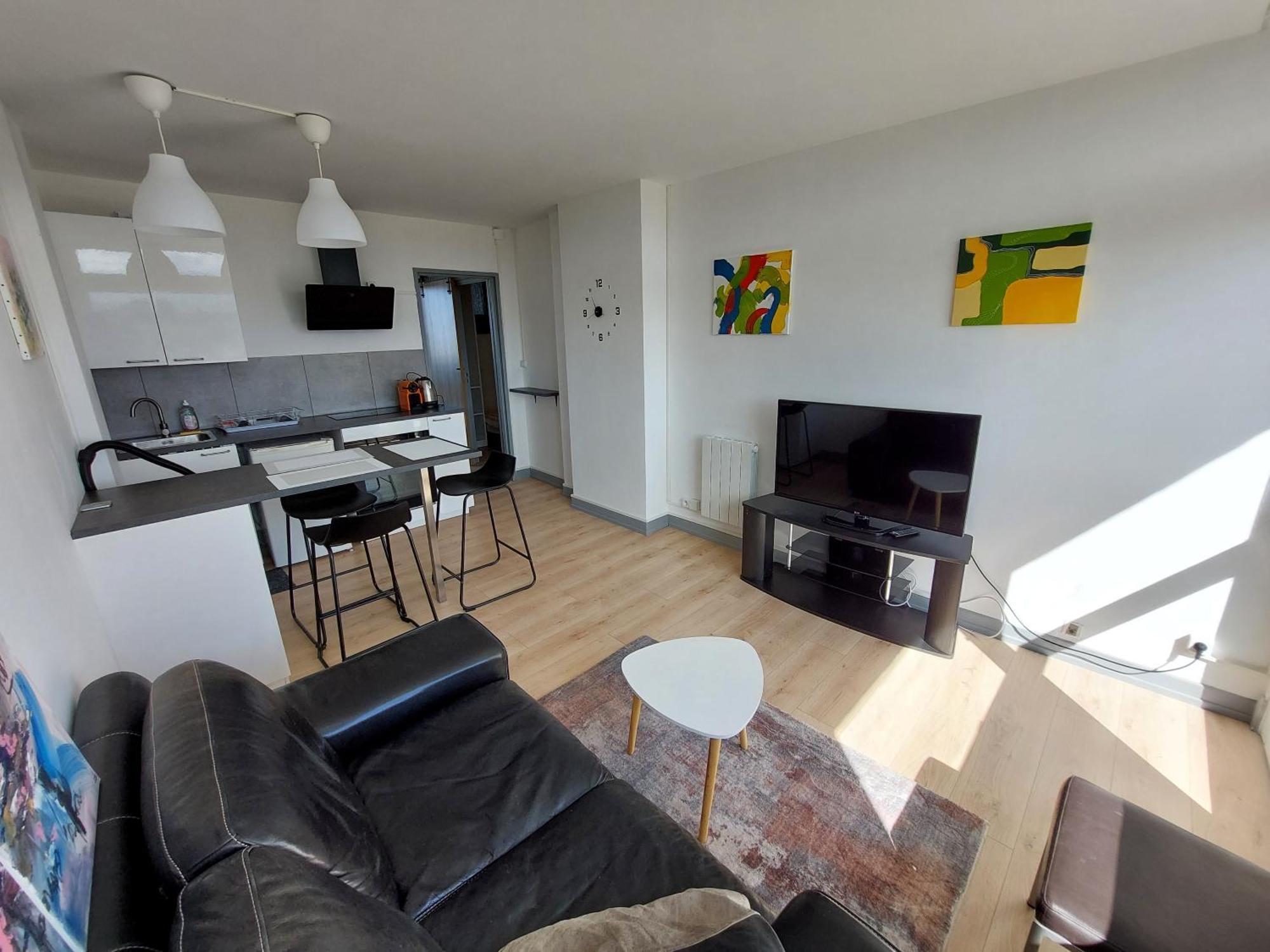 Ferienwohnung Le Voltaire - T2 Neuf Face Pyrenees Tarbes Exterior foto