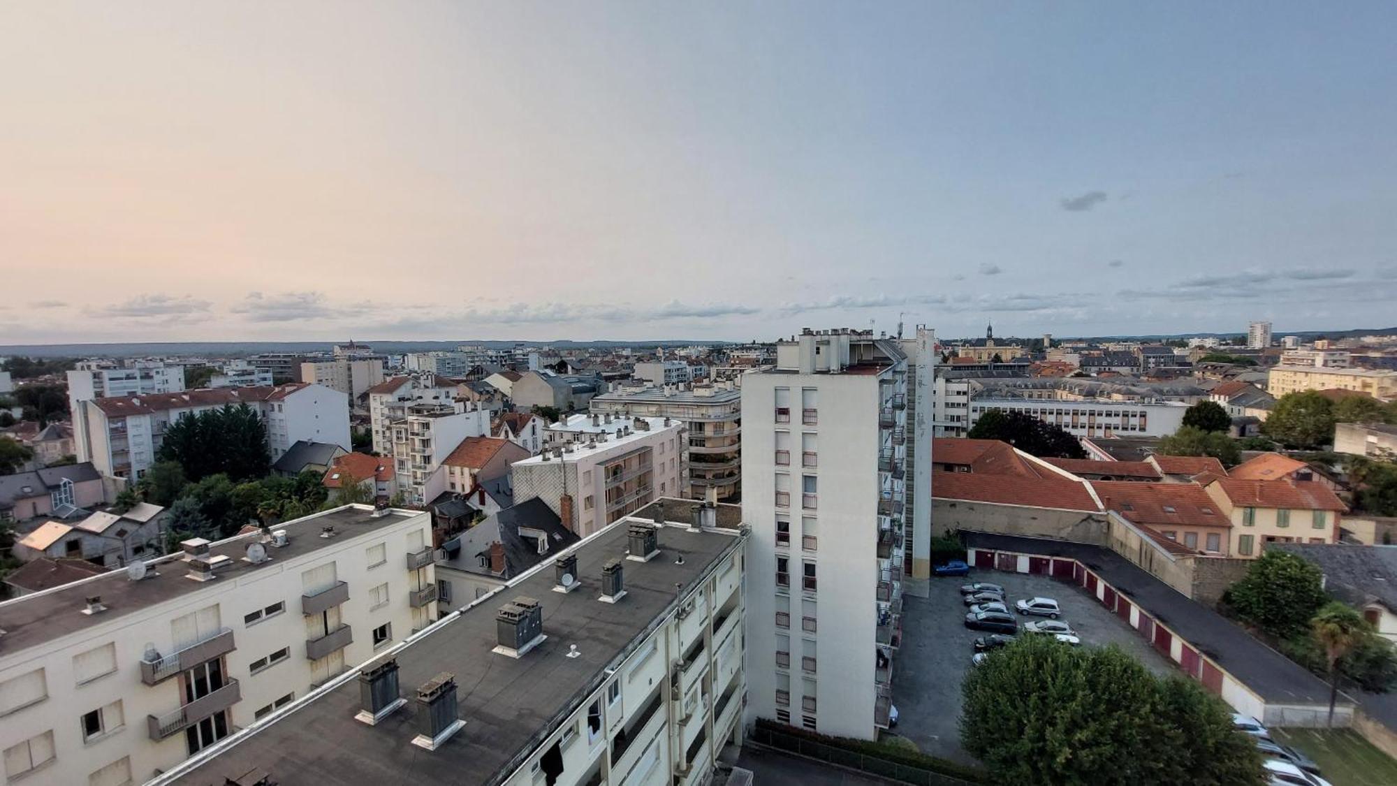 Ferienwohnung Le Voltaire - T2 Neuf Face Pyrenees Tarbes Exterior foto